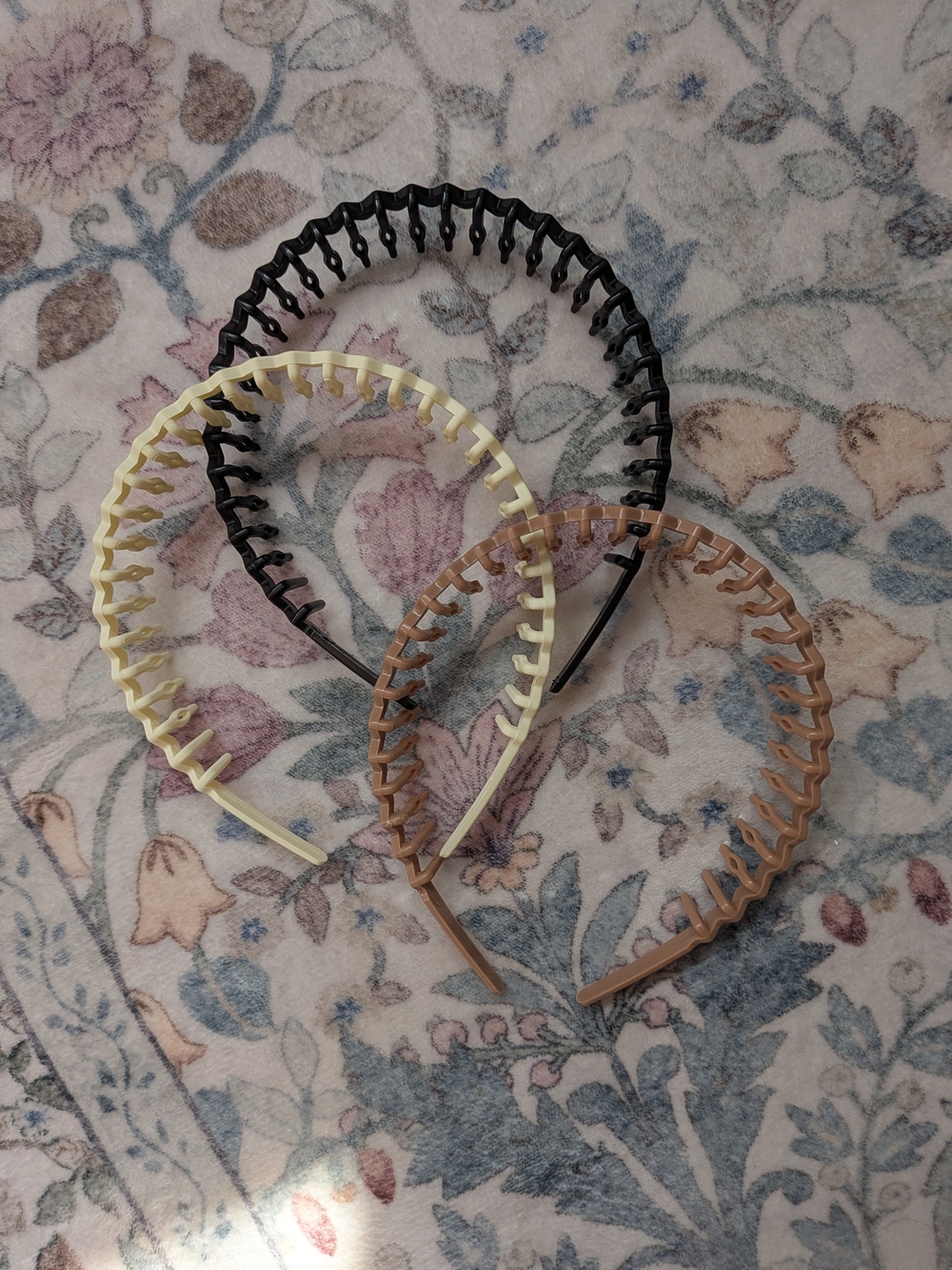 Classic Zigzag Plastic Headbands - Black, Cream & Brown